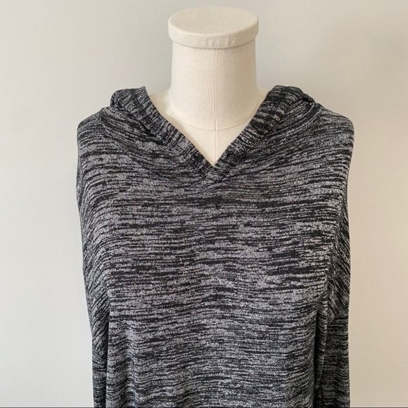 Aritzia Wilfred Free Open Back Long Sleeve Hoodie - Picture 3 of 9